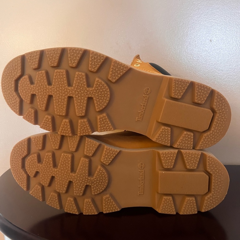 Timberland Boots - Picture 3 of 5